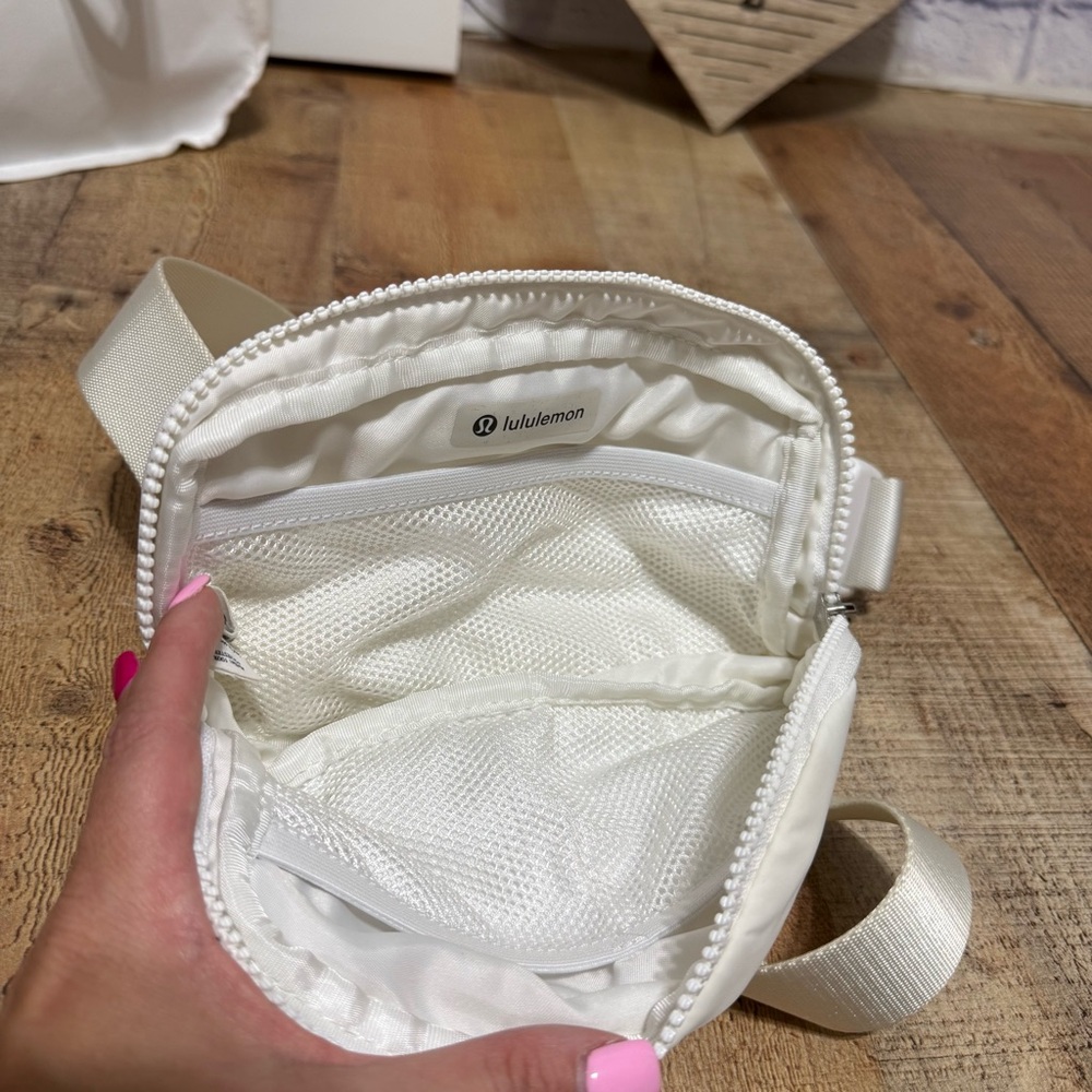 Lululemon
Everywhere Belt Bag 1L - Picture 8 of 14